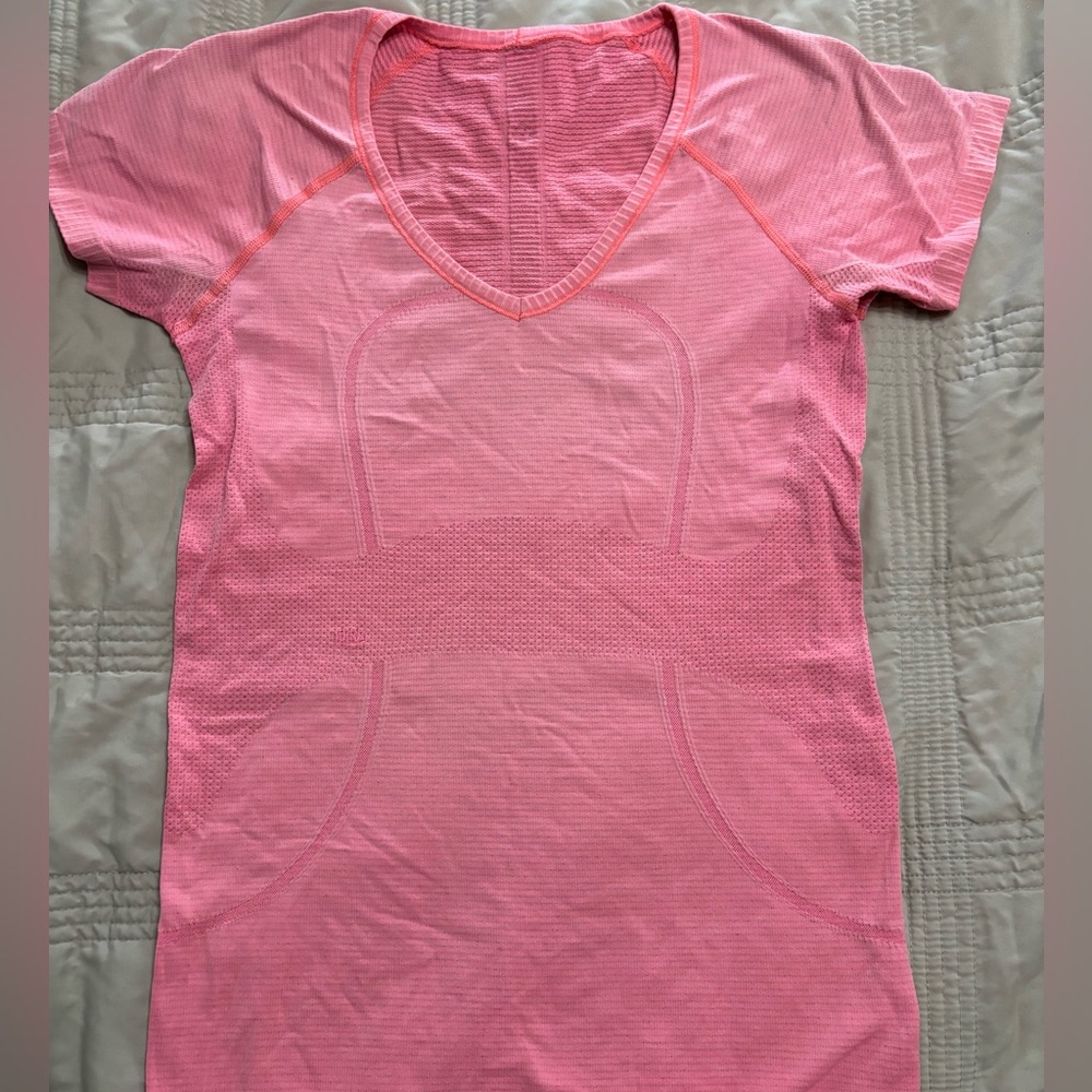 Women Lululemon Run: Swiftly Tech‎ V Neck Mini Stripe Peach/Coral Size 6 - Picture 2 of 6